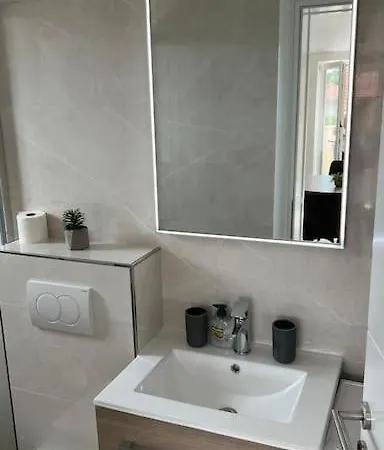 Two-bedroom Mitrov Murter